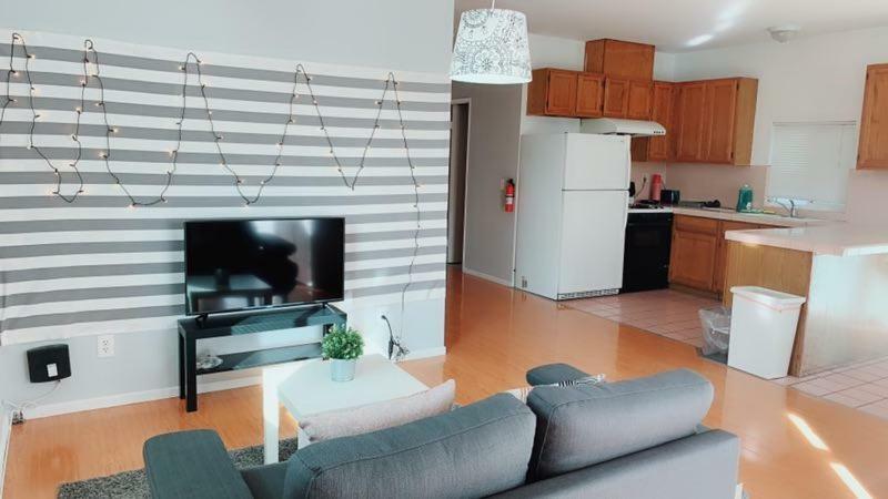 Апартаменты Pasadena Single House 3B1B 三房一厅一厨一浴 Экстерьер фото